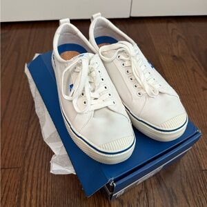 Cariuma 4Ocean Collab White Canvas Sneakers Men’s 10.5